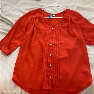 Blouse with buttons